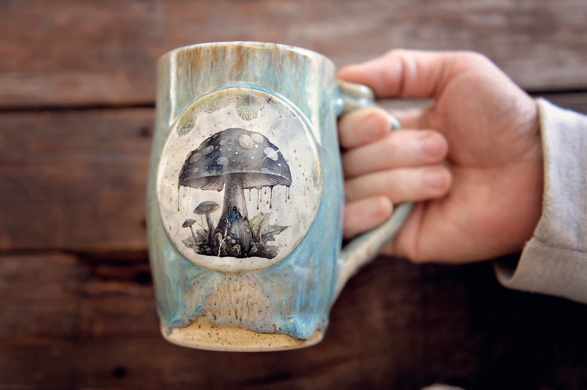 16.9oz Black Mushroom Mug