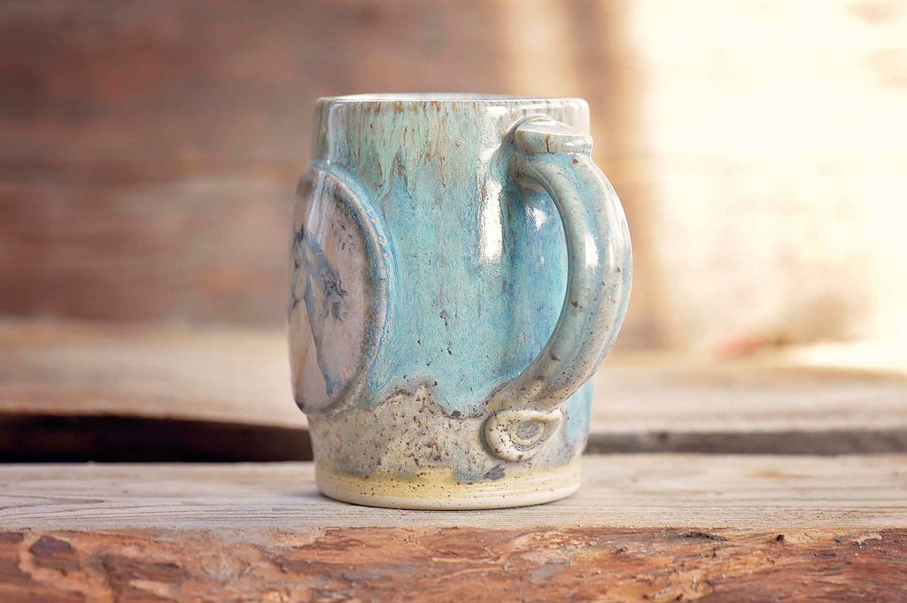 16.9oz Rusted Blue Wildflower Horse Mug