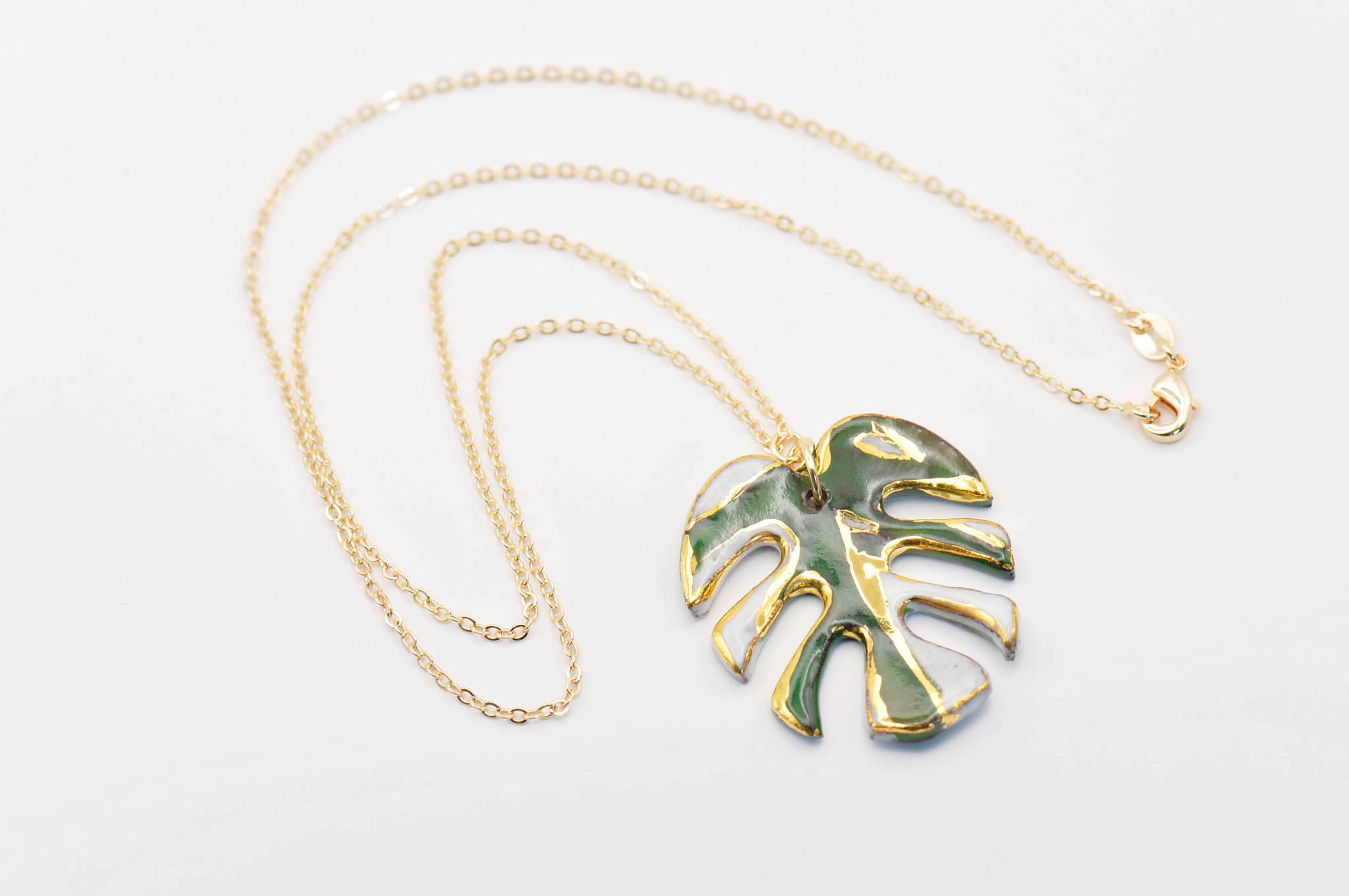 Albo Variegata Monstera Ceramic Necklace with Gold Luster