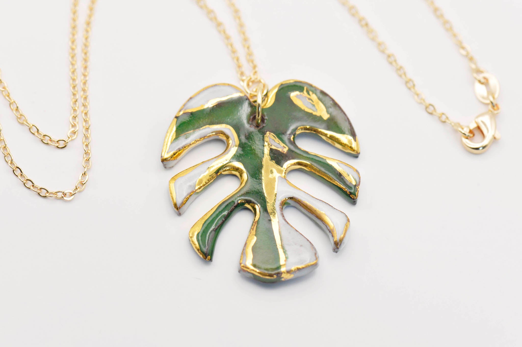 Albo Variegata Monstera Ceramic Necklace with Gold Luster